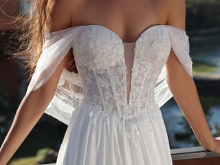 wedding dresses 